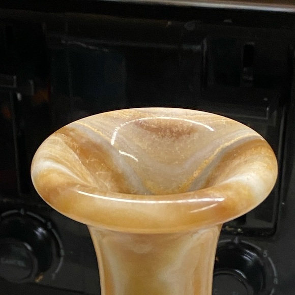 Vintage Carved Marbled Flower Vase Browns, Beiges, Swirled Colors 8" Tall - Picture 8 of 11